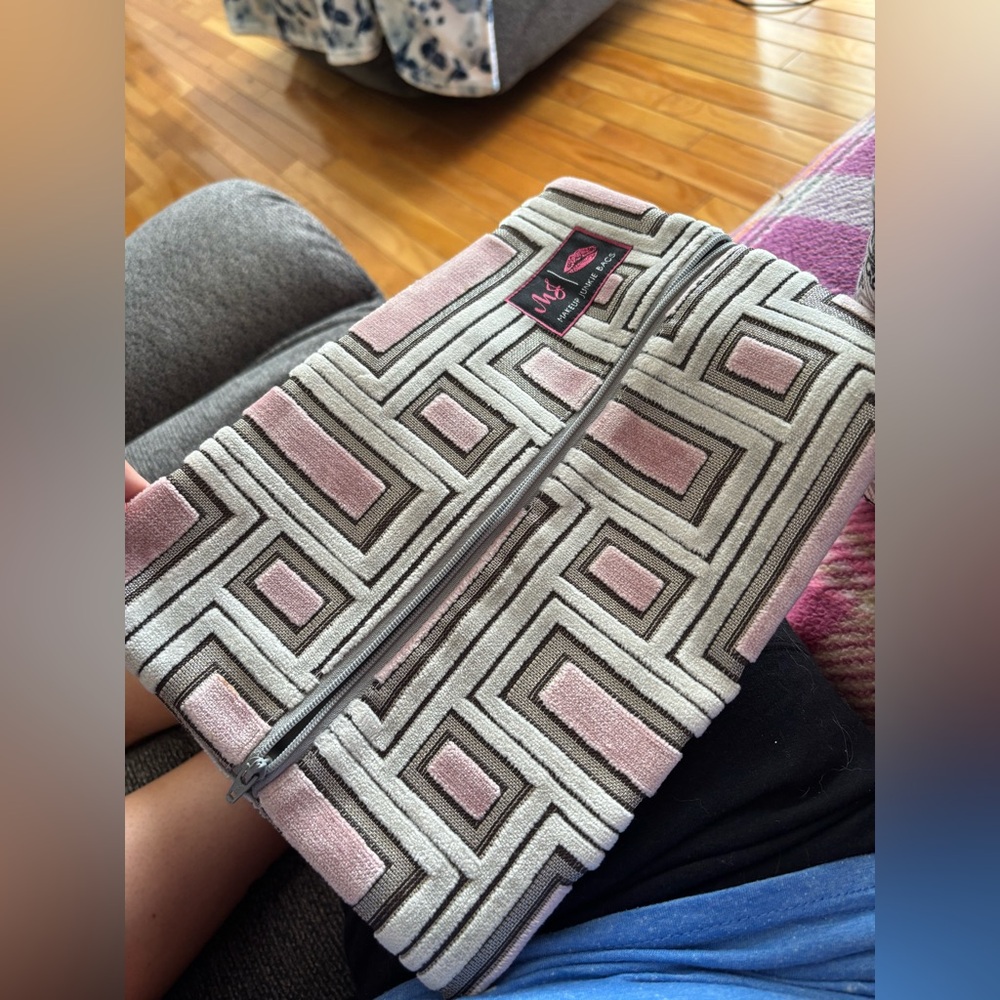 Makeup junkie bag